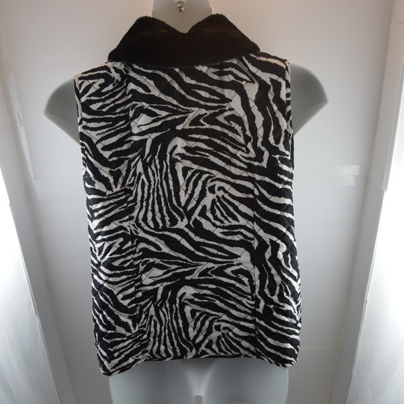 I.N. Studio Zebra Puffer Vest w/ Removable Fur - Picture 6 of 8